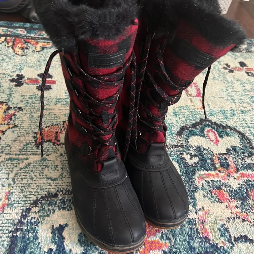 L.L. Bean size 10